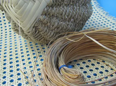 Stuhlflechtrohr / Div. Flechtmaterial